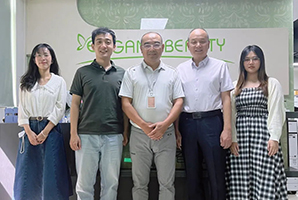 共建美好社會丨慈善與發展同行，愛心與責任并肩，鵬灣公益走訪理事企業深圳市雅香麗集團